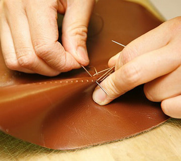 手縫い部分の作業